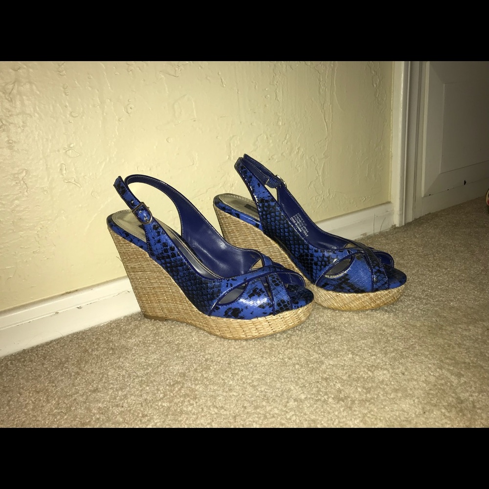 Blue wedge Whitehouse/Black Market shoes Size 6